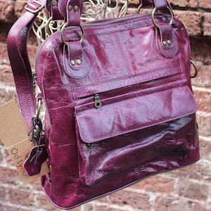 Lila Umhängetasche, auch lange Riemen,Pamela, Extra lange Schulter gerollte Schultergurte, Zwei Außentaschen, Tolles seitliches Detail, Tote Bag PURPLE