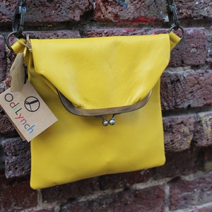 Clip supérieur jaune Dublin, sac à main pliable, cuir, fait à la main, longue bandoulière réglable, poche arrière, poche avant, doublure jaune, détachable