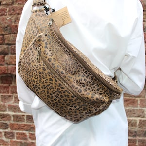 Giant Size Bum Bag Leopard, Genuine leather, Ex large fanny pack, Leopard print, Adjustable strap, Two front compartments, Inner zip pocket