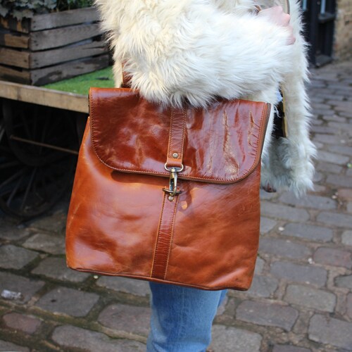 Sac à dos convertible en cuir marron clair : grand sac à dos multi-usages