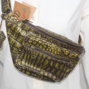 Green and black textured leather bumbag, Fanny bag genuine leather, Fanny pack, Hip bag, Interesting leather bum bag, Double zipped bum bag