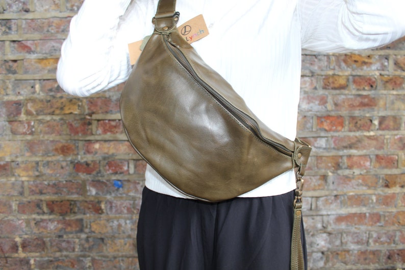Bum bag over sized, Olive green leather, Fanny pack medium, Med weekend, Fanny Hip bag, Inner organizer detail, Inner card spaces image 1
