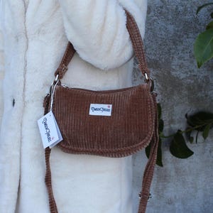 Cord Cross-Body Tan Cross-Körper- und Umhängetasche, Abnehmbarer langer Riemen, Dicke Cord Beige Tasche, Silber-Hardware, Schultertasche aus dickem Cord