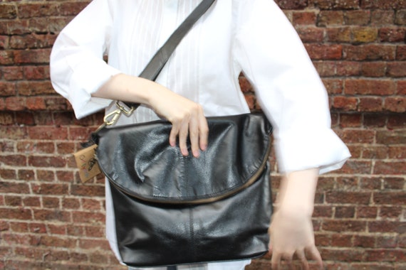 Large Zip Bag Black Leather Dublin Sling Bag Round Top Flap -  Israel