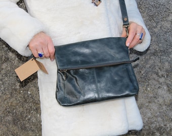 Borsa a tracolla in pelle in stile vintage: borsa pieghevole blu navy