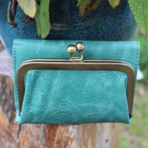 Wallet blue turquoise faded teal,Evanna kiss clip purse,Trifold small kiss clip wallet,Cute Retro style wallet,Purse blue kiss lock,Cardslot