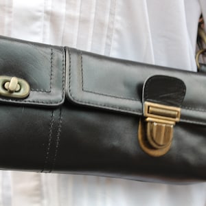 Sac banane en cuir noir, Sac banane, Sac banane, Sac Jilly, Boucles arrière et fermetures à glissière, 3 sections intérieures, Longue bandoulière réglable, Zip interne, Sac de poitrine