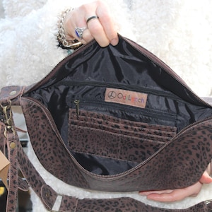 Grand sac banane foncé à imprimé léopard,Sac banane surdimensionné,Zips et emplacements pour cartes intérieurs,Sac banane en cuir véritable,Porte-monnaie Belly Bag,Week-end