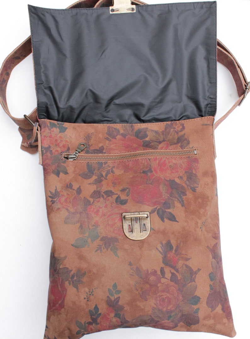 Large envelope bag in N14 Darkest Floral print leather