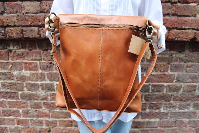 Odilynch Amelie, Tan smooth Leather Bag, Adjustable Messenger, Shoulder Bag, Cross-body, Foldover Zip Bag 画像 7