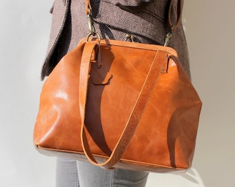 Maya Clip Bag Tan Smooth Leather