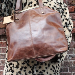 Oversized top clip Bag, Maya, Brown leather, Scrunchy worn style, Vintage inspired ball clasp shoulder bag, Inner zip pocket, Lightweight
