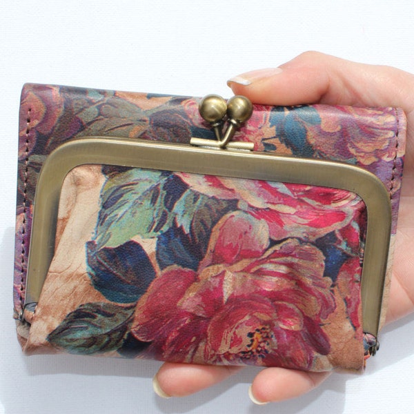 Small Evanna Clip Wallet Floral 14 Printed Leather, Coin Purse Wallet, Note spaces, Back zip, Retro vintage style leather wallet, Rose print