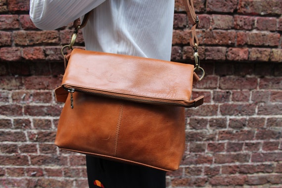 Kate Spade Flash Deal: Get a $400 Shoulder Bag for $119