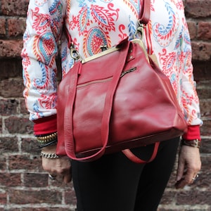 Maya mittlerer roter Reißverschluss vorne, langer Riemen verstellbar, rote Leder-Schultertasche, Cross-Body-Top-Verschluss-Handtasche, Geldbörse mit Reißverschluss und Top-Verschluss