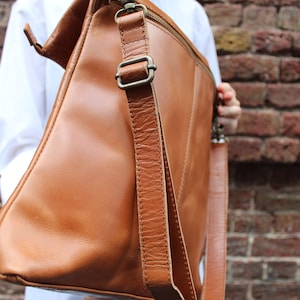 Odilynch Amelie, Tan smooth Leather Bag, Adjustable Messenger, Shoulder Bag, Cross-body, Foldover Zip Bag 画像 9