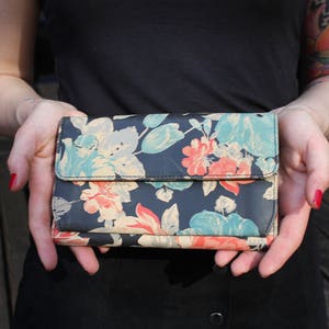 Billetera extra grande de cuero estampado floral, bolsa de embrague decorativa, billetera de gran tamaño, titulares de tarjetas, pasaporte, soporte de teléfono, monedas, billetes