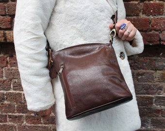 Across body messenger bag, Brown leather soft purse, Adjustable cross body bag, Very simple top zip handbag, Front and back pockets, Marina