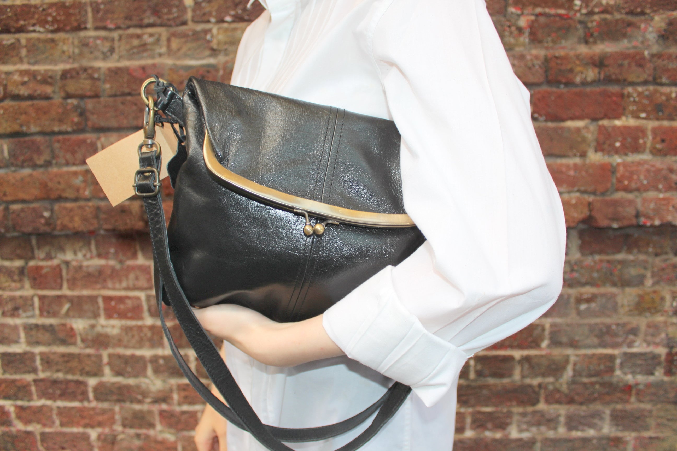 Balsluiting Portemonnee, Vouw over top clip handtas tas, Leer Zwart Hard Glanzend, Medium Dublin Clip Tas, Cross body Sling Bag Kiss clip lock