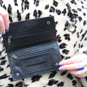 Shiny Black vintage Style Handmade Genuine Leather Tobacco Pouch Rainy Sunday | Sac à main portefeuille mince et léger