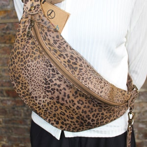 Bum Bag Leopard print Leather, Fanny pack, Mediterranean, Inner pocket card slots, Fanny chest bag medium, Hip or Side Bag Real Leather image 9