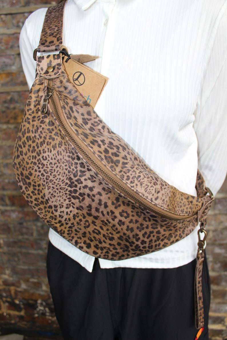 Bum Bag Leopard print Leather, Fanny pack, Mediterranean, Inner pocket card slots, Fanny chest bag medium, Hip or Side Bag Real Leather image 9