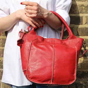 Rote Leder-Einkaufstasche, Abnehmbarer langer Riemen, Henkeltasche aus rotem Leder, Verstellbarer langer Riemen, Innenfach, Umhängetasche