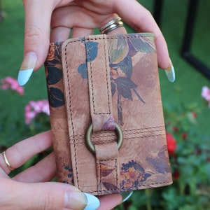 Multi-Compartment Ring Wallet Floral Leather