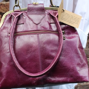 Lucy Clip Bag Purple Leather, Top Clasp leather shoulder and cross body bag, Front pocket, Detachable long strap, Internal compartments