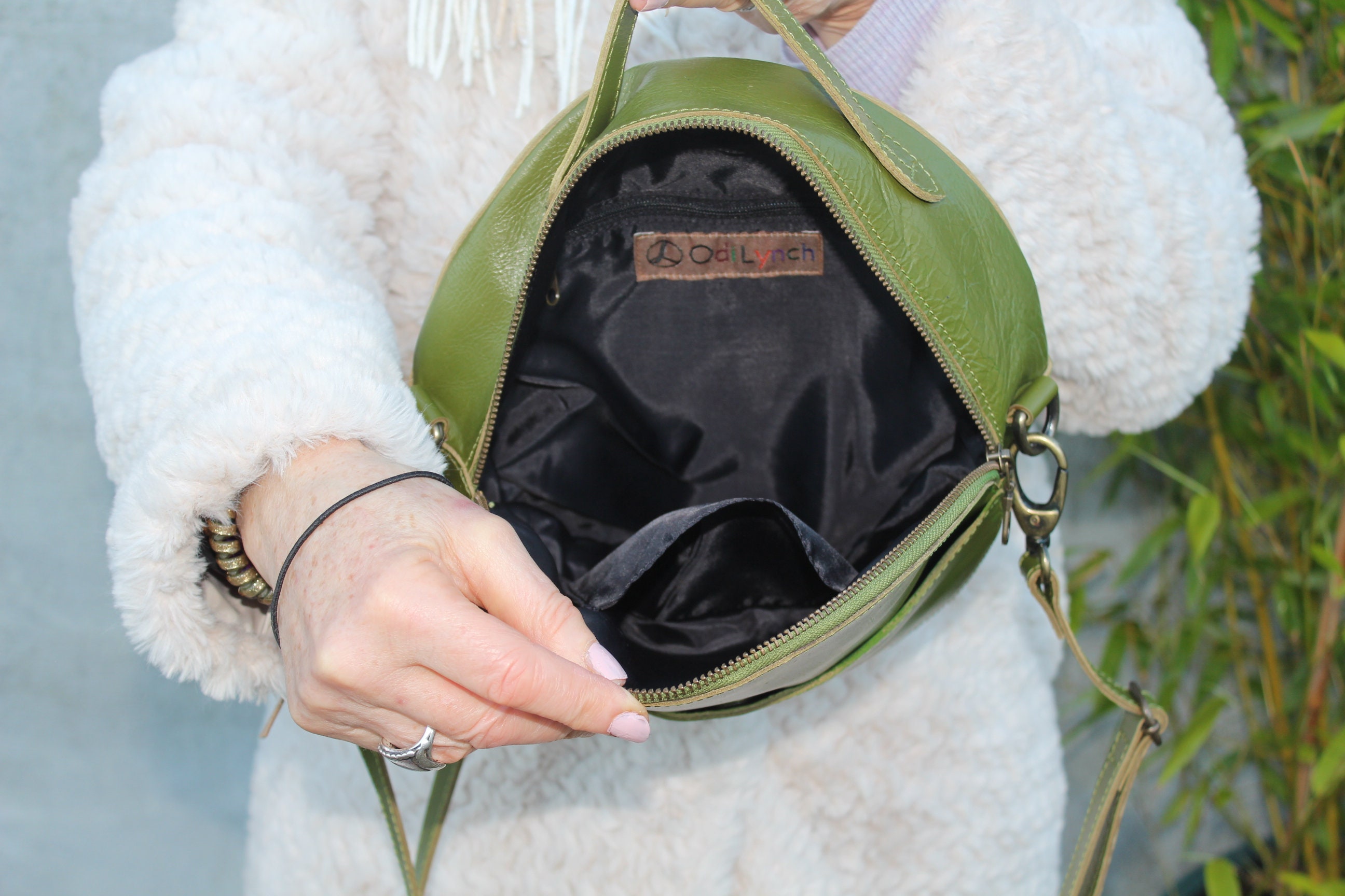 Rich I / CIRCLE [LEATHER BAG] | AVET