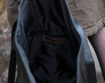 Sac à Dos En Cuir Noir Clouté Disturbia – Forme Carrée, Style Gothique