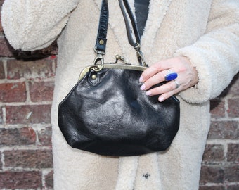 Small Clip frame handbag, Black hard shiny leather, Top clasp purse, Ball clasp cross body purse, Kiss clip black handbag, Evanna clutch bag