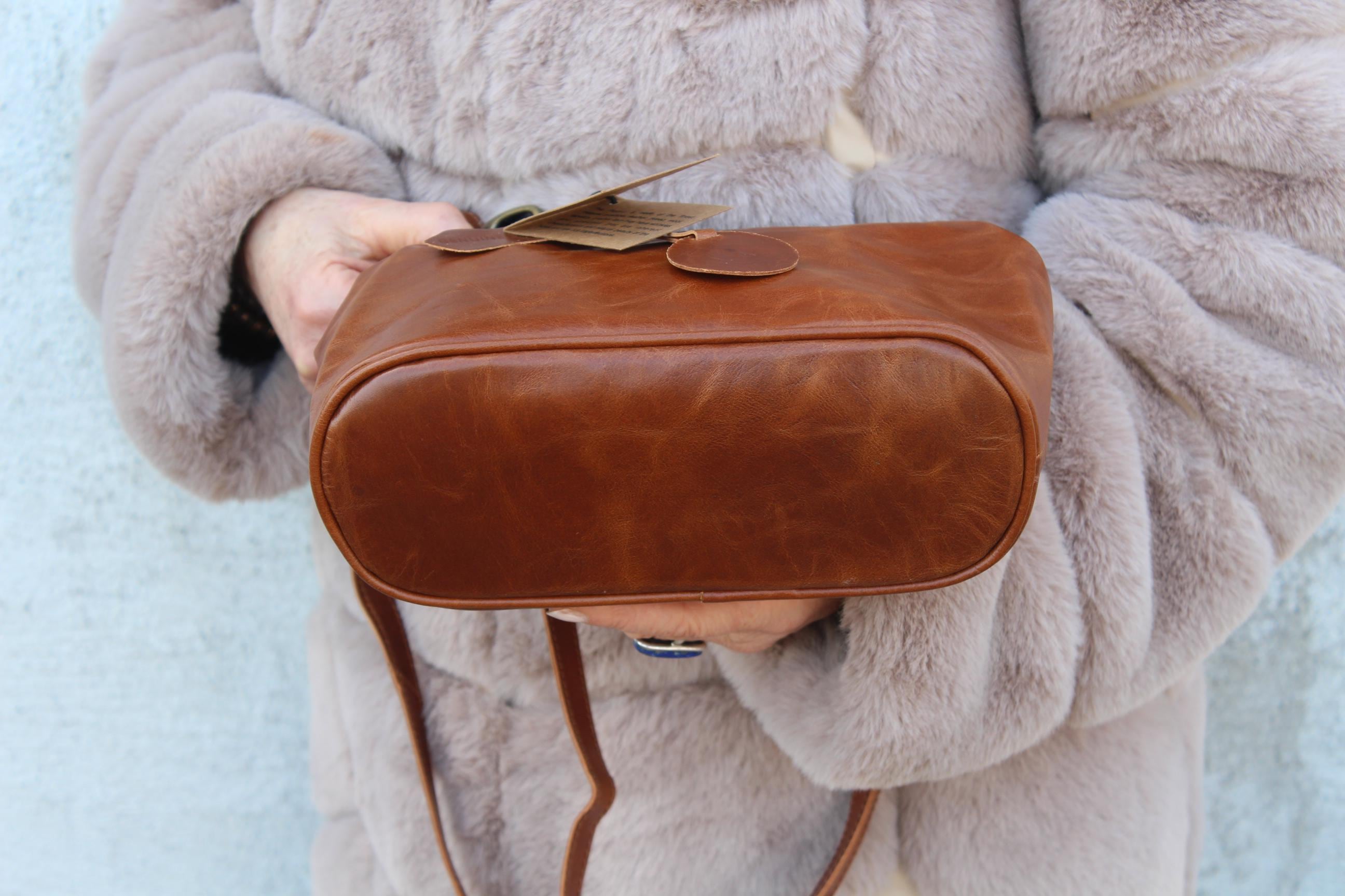 Tan Leather Boston Bag: Kiss Lock Top Clasp, Crossbody Purse Tan Leather Boston Bag: Kiss Lock Top Clasp, Crossbody Purse