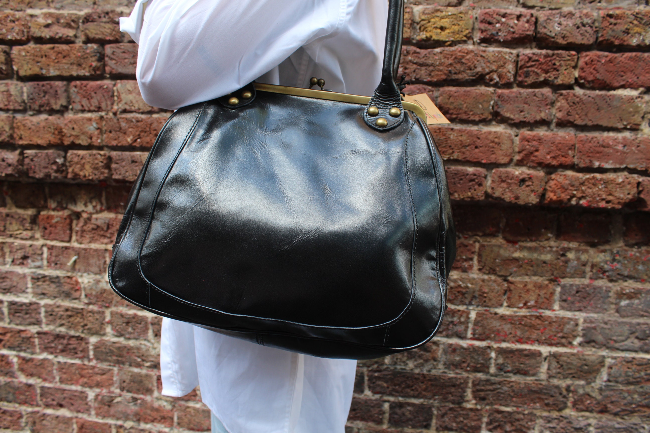 [LOEUVRE] Brise Shoulder Large ★人気★ Top Clipbag Black, Black Hard Shiny Leather, Very Tough