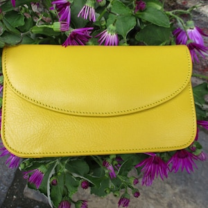 Cartera de cuero amarilla, alemana, con muchos compartimentos, para tarjetas, billetes y monedas, fina pero espaciosa, hecha a mano, ideal para regalos de cuero.