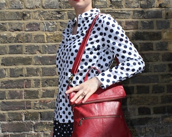 Mochila convertible de cuero rojo, bandolera multiusos para