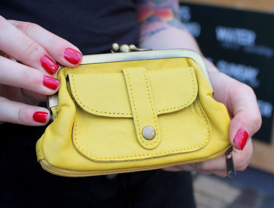 【emis】 ★大人気★STRING STRAP CLASP FRAME PURSE BAG emis] STRING STRAP CLASP FRAME PURSE BAG ☆大人気☆