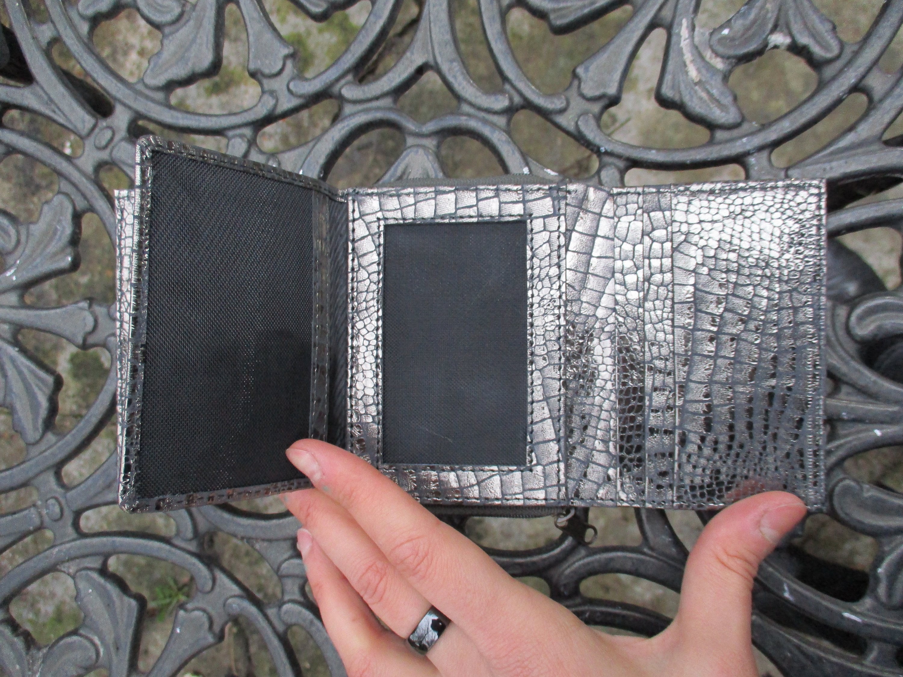 Small Black Wallet - Odette Compact Zipper Wallet