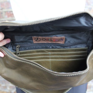 Bum bag over sized, Olive green leather, Fanny pack medium, Med weekend, Fanny Hip bag, Inner organizer detail, Inner card spaces image 10