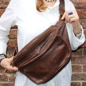 Bum bag Brown soft leather, Giant Fanny pack, Extra large Fanny bag, Shiny leather, 2 large front pockets, 35cms top zip, Adjustable straps