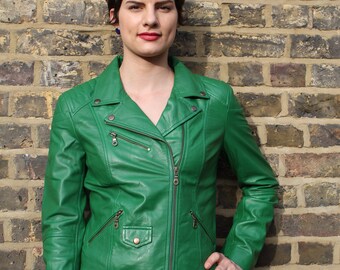 エメラルドグリーンのレザーバイカージャケット：ジップ付きバイク