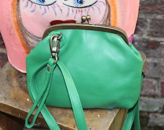 Green Leather Crossbody Bag: Vintage Kiss Lock Clutch With