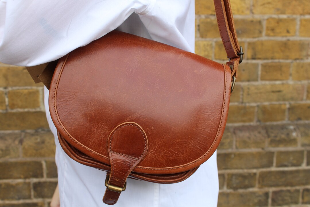 Tan Leather Saddle Bag: 70s Style Crossbody Bag, Isabelle - Etsy