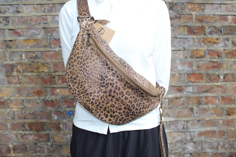 Bum Bag Leopard print Leather, Fanny pack, Mediterranean, Inner pocket card slots, Fanny chest bag medium, Hip or Side Bag Real Leather image 6