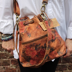 Floral Suede Leather Bucket Bag: Vintage Style Crossbody Purse