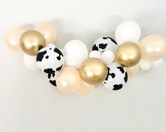 Cowgirl Balloon Garland, Last Rodeo, Nashville Bachelorette, Nash Bash, Cowboy Party, Bachelorette Party Balloon Decorations, Giddy Up Party