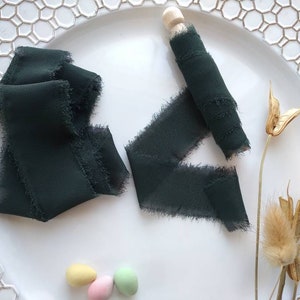 Grüne Hand zerrissen Band Bouquets, Einladung Bauchband, Geschenkverpackung, Raw Edge, torn Edge Stoffstreifen, natürliche Fray Edge, Hunter grün