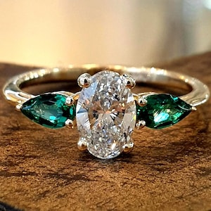 Elegant Oval Diamond Engagement Ring 14k Yellow Gold Oval Diamond and Green Emerald Drop Cut