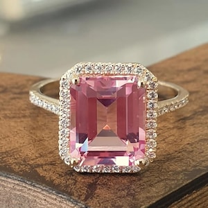 Verlobungsring 7 Karat Smaragdschliff Rosa Morganit Naturdiamanten 14K Gelbgold