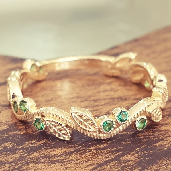 Leaf Wedding Band 14k Yellow Gold Green Emeralds Hammered Ring For Women&Men
